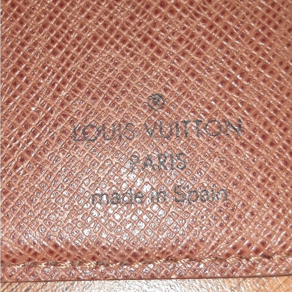 Louis Vuitton wallet Amazing condition Original box and dust slip $350 obo - Picture 5 of 5
